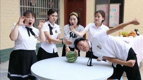 吃瓜系统短剧,揭秘娱乐圈背后的秘密与笑料